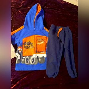 Matching,long sleeve set.